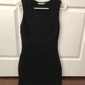 Tight bodycon black patterned dress